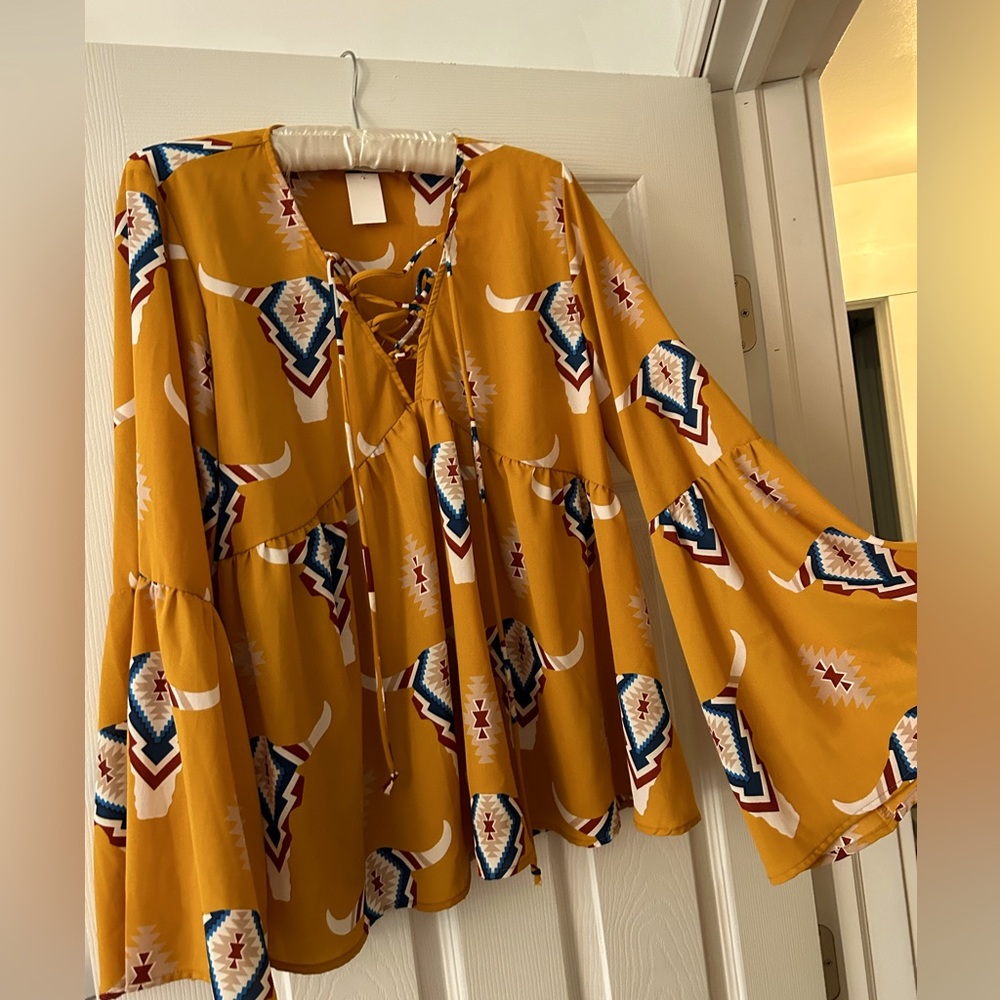 NWT!!! Longhorn flowy shirt